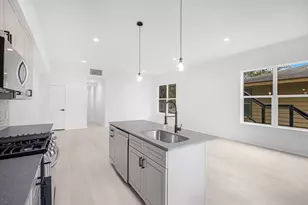 8203 Moon Beam St, Houston, TX 77088 - Photo 8