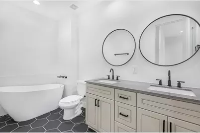 8203 Moonbeam Street #B, Houston, TX 77088 - Photo 14