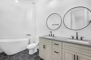 8203 Moon Beam St, Houston, TX 77088 - Photo 14