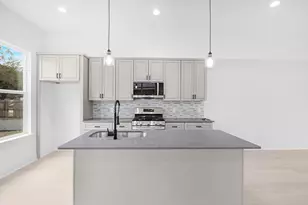 8203 Moon Beam St, Houston, TX 77088 - Photo 6