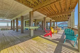 920 Palmview, Crystal Beach, TX 77650 - Photo 4
