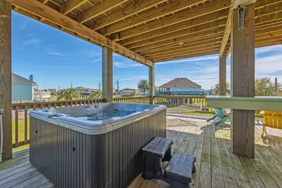 920 Palmview, Crystal Beach, TX 77650 - Photo 6