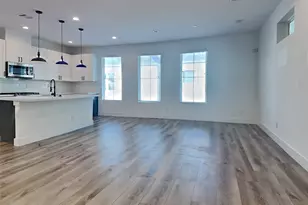 2056 Johanna Dr, Houston, TX 77055 - Photo 2