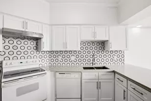 1111 Bering Dr, Houston, TX 77057 - Photo 10