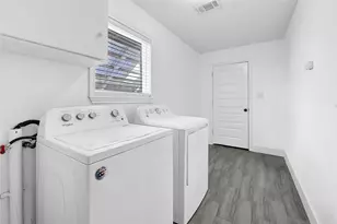 8010 Ocean Dr, Beach City, TX 77523 - Photo 20