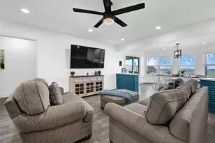 8010 Ocean Dr, Beach City, TX 77523 - Photo 10