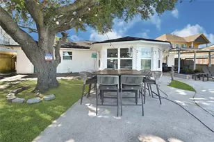 8010 Ocean Dr, Beach City, TX 77523 - Photo 22