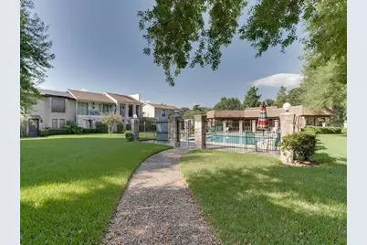 1326 Town Circle Circle #1, Baytown, TX 77520 - Photo 26
