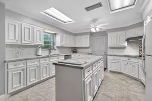1039 Honey Hill Dr, Houston, TX 77077 - Photo 8