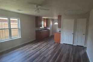9831 Pelsey St, Houston, TX 77029 - Photo 2