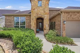 335 Kerry Bog Ln, The Woodlands, TX 77382 - Photo 2