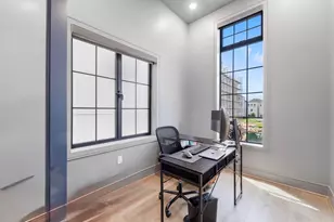 948 Blackshire Ln, Houston, TX 77055 - Photo 12