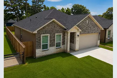 707 S Carroll, La Porte, TX 77571 - Photo 1