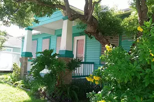 4027 Avenue R, Galveston, TX 77550 - Photo 2