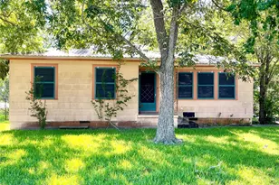 109 E Heard St, Ganado, TX 77962 - Photo 1