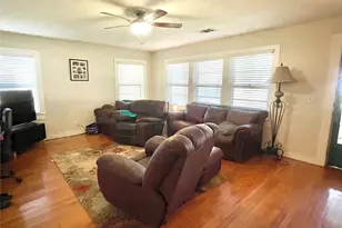 109 E Heard St, Ganado, TX 77962 - Photo 4
