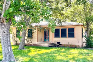 109 E Heard St, Ganado, TX 77962 - Photo 2