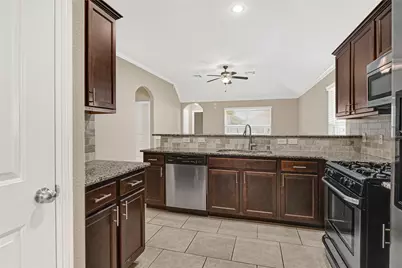 2762 Donellan Dr, Houston, TX 77088 - Photo 6