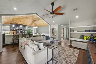 9820 W Shore Dr, Willis, TX 77318 - Photo 16
