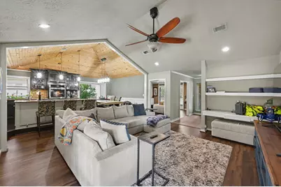 9820 W Shore Drive, Willis, TX 77318 - Photo 16