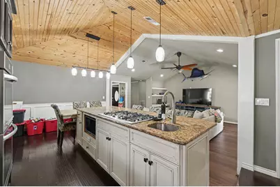 9820 W Shore Drive, Willis, TX 77318 - Photo 18