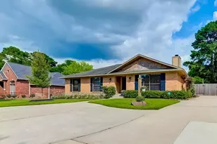 9820 W Shore Dr, Willis, TX 77318 - Photo 6