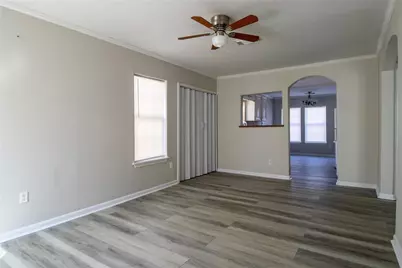 218 E Hunnicutt Street, Baytown, TX 77520 - Photo 8