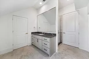 25 Wentworth Gate Path, Houston, TX 77027 - Photo 32