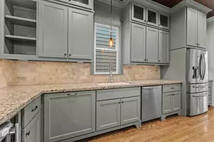 836 E 24th St, Houston, TX 77009 - Photo 14