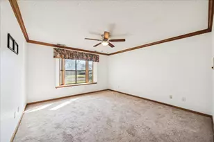 2704 Pineneedle Ln, Pearland, TX 77581 - Photo 16