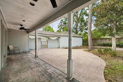 10018 Overbrook Lane, Houston, TX 77042 - Photo 16