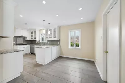 10018 Overbrook Lane, Houston, TX 77042 - Photo 4