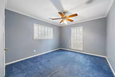 10018 Overbrook Lane, Houston, TX 77042 - Photo 12
