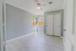 4218 E Terrace Creek Cir, Houston, TX 77014 - Photo 8