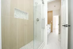 58 E Bend Ln, Houston, TX 77007 - Photo 24