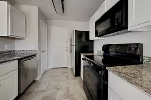 16430 Tracy Ct, Conroe, TX 77306 - Photo 2