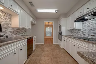14736 Perthshire Road #F, Houston, TX 77079 - Photo 8