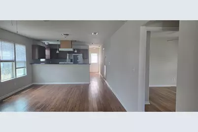 722 E E Columbus Drive, Wharton, TX 77488 - Photo 2