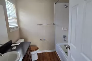 718 E Columbus Dr, Wharton, TX 77488 - Photo 6