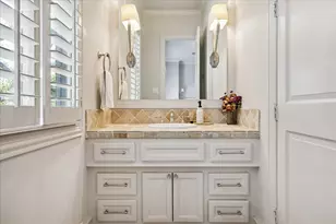 1020 River Glynn Dr, Houston, TX 77063 - Photo 34