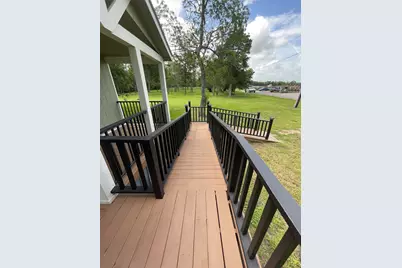 908 N Colorado Street, Edna, TX 77957 - Photo 8