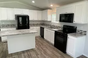 908 N Colorado St, Edna, TX 77957 - Photo 18