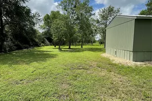 908 N Colorado St, Edna, TX 77957 - Photo 32