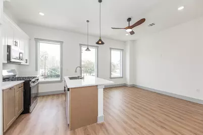 704 S 1st Street #B2, Conroe, TX 77301 - Photo 2