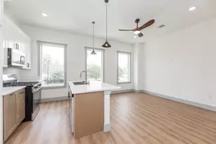 704 S 1st St, Conroe, TX 77301 - Photo 2