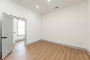 704 S 1st St, Conroe, TX 77301 - Photo 8