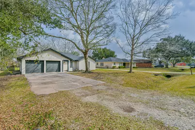 1913 Grace Street, Alvin, TX 77511 - Photo 2