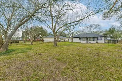 1913 Grace Street, Alvin, TX 77511 - Photo 22