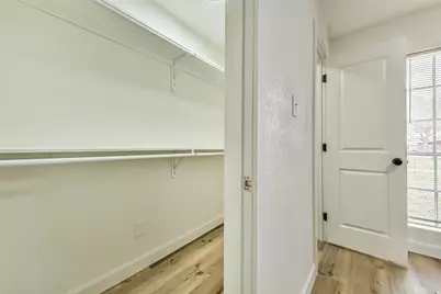 1913 Grace Street, Alvin, TX 77511 - Photo 20