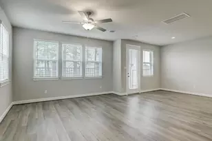 9826 Magnolia Village Ln, Houston, TX 77080 - Photo 2